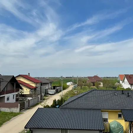 アパート Airport Belgrade 2bedrooms *