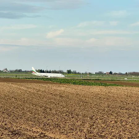 Airport Belgrade 2bedrooms アパート