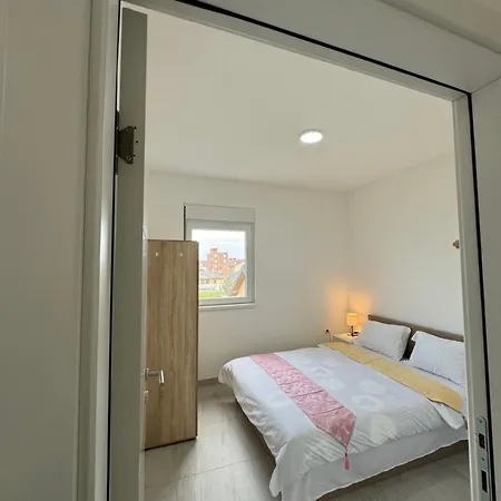 Airport Belgrade 2bedrooms Apartamento Surčin