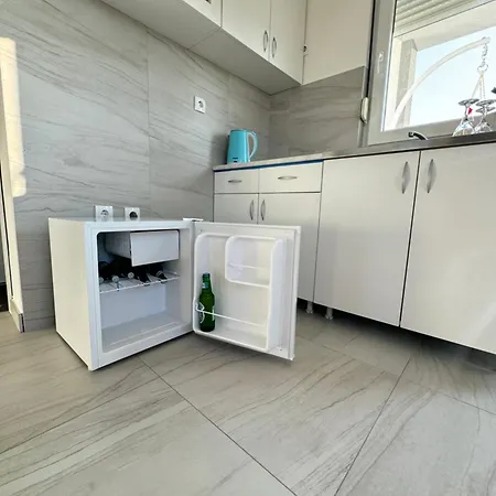 アパート Airport Belgrade 2bedrooms *